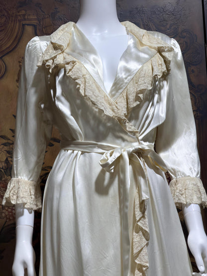 1930s 40s Vintage Dressing Gown Robe, Shiny Liquid Satin Lace Loungewear Robe