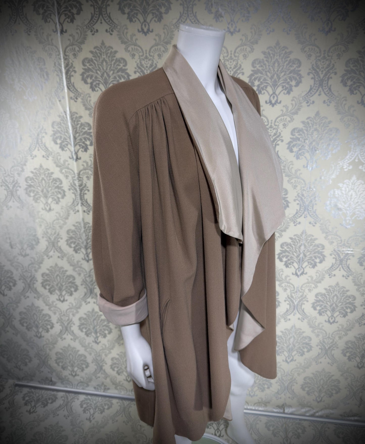 TRAVILLA vintage 1980s swing coat jacket, taupe ruffled car coat