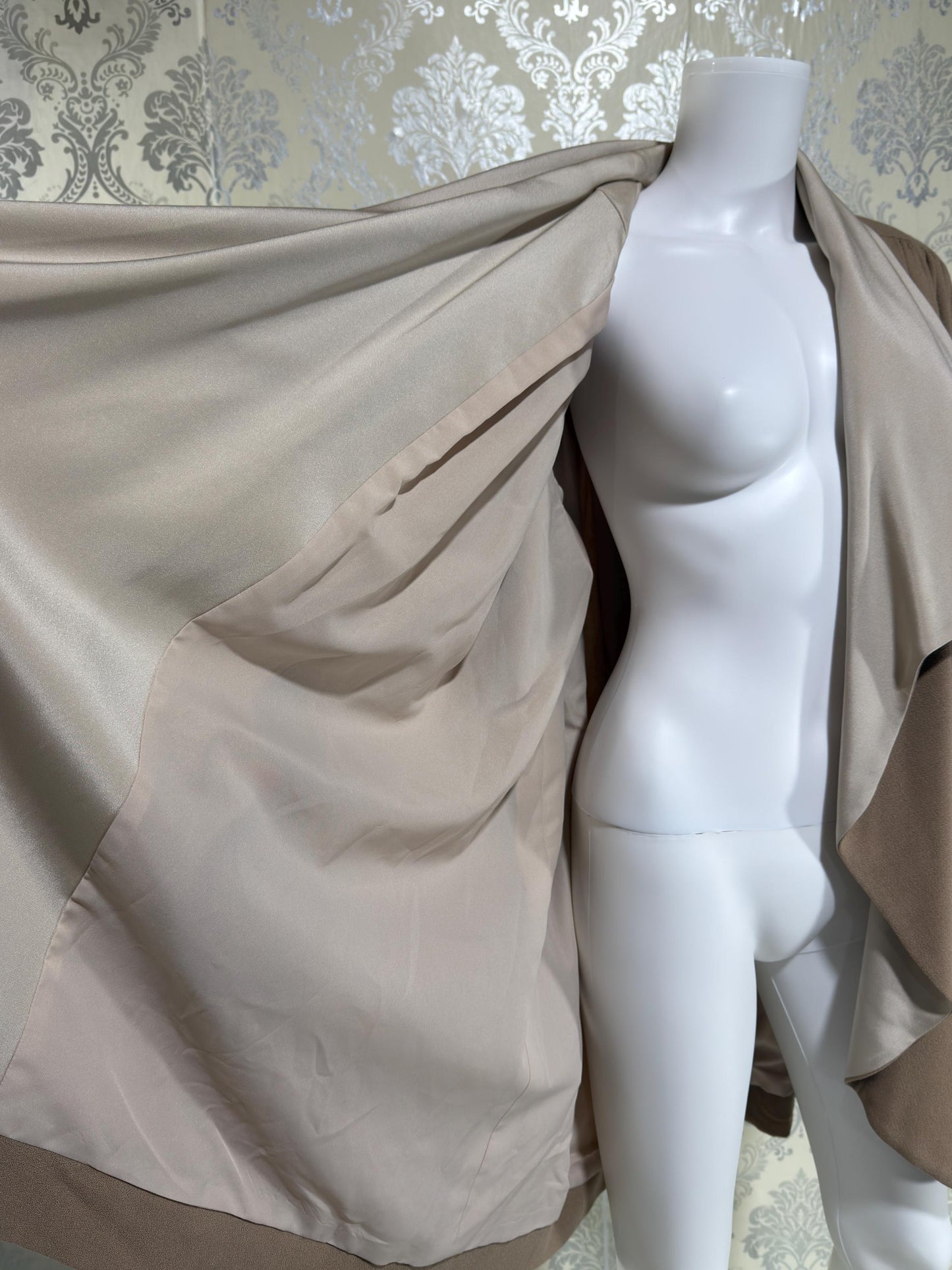 TRAVILLA vintage 1980s swing coat jacket, taupe ruffled car coat