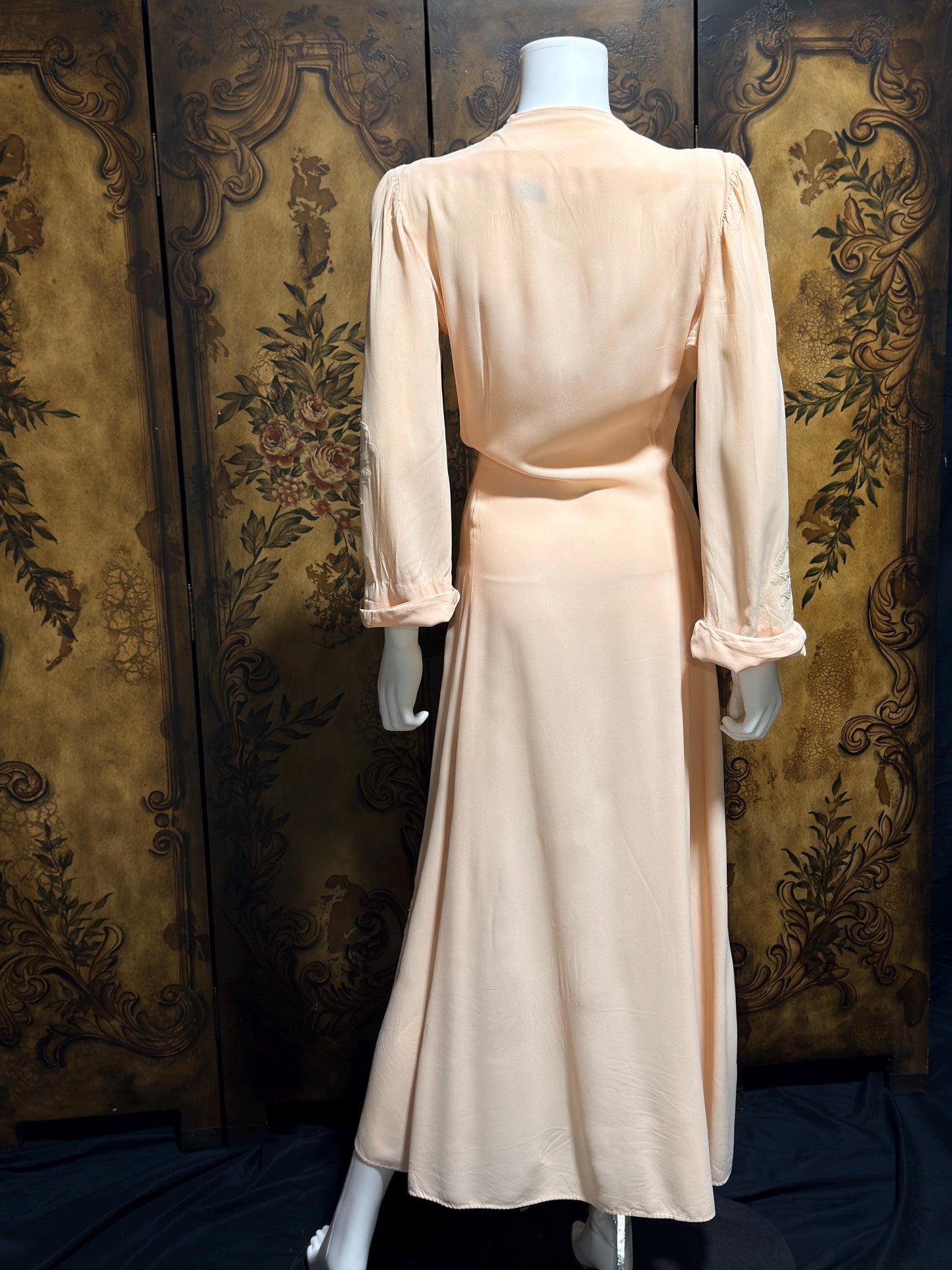 1940s vintage dressing gown robe, LYN DELLE powder pink zip front lingerie dress