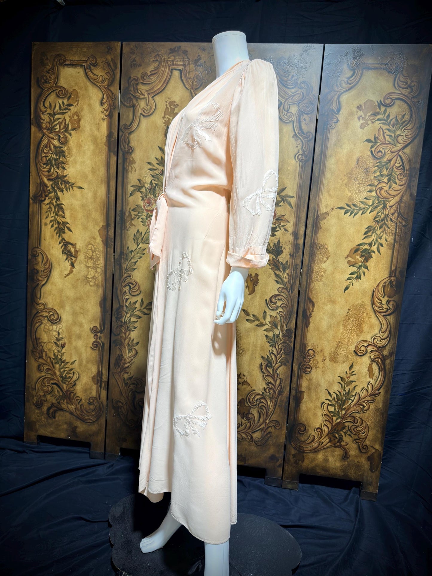 1940s vintage dressing gown robe, LYN DELLE powder pink zip front lingerie dress