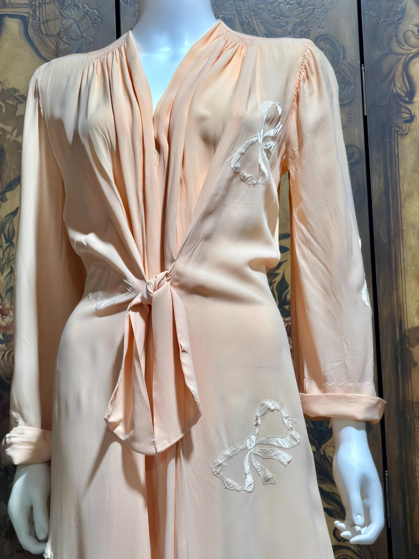 1940s vintage dressing gown robe, LYN DELLE powder pink zip front lingerie dress
