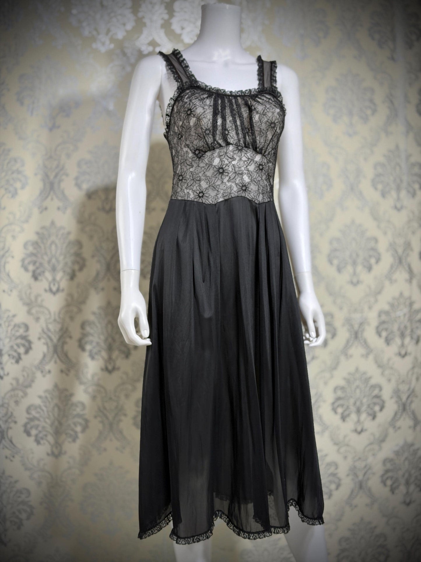YOLANDE Vintage 1950s Nightgown Slip dress, Black Nylon lingerie dress