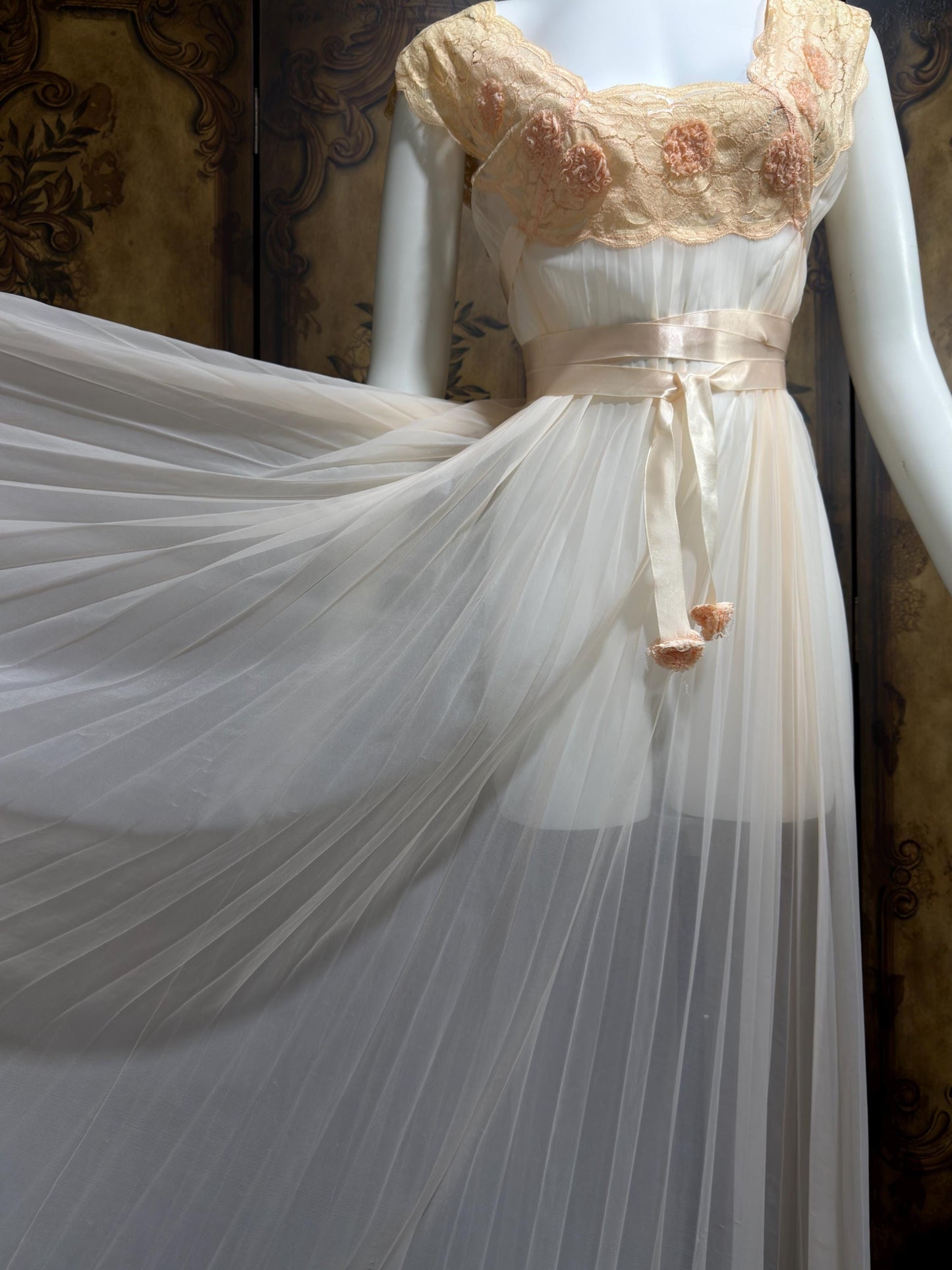 VANITY FAIR vintage Nightgown Robe Peignoir Set, 1960s Sheer peach lace pleats rosettes