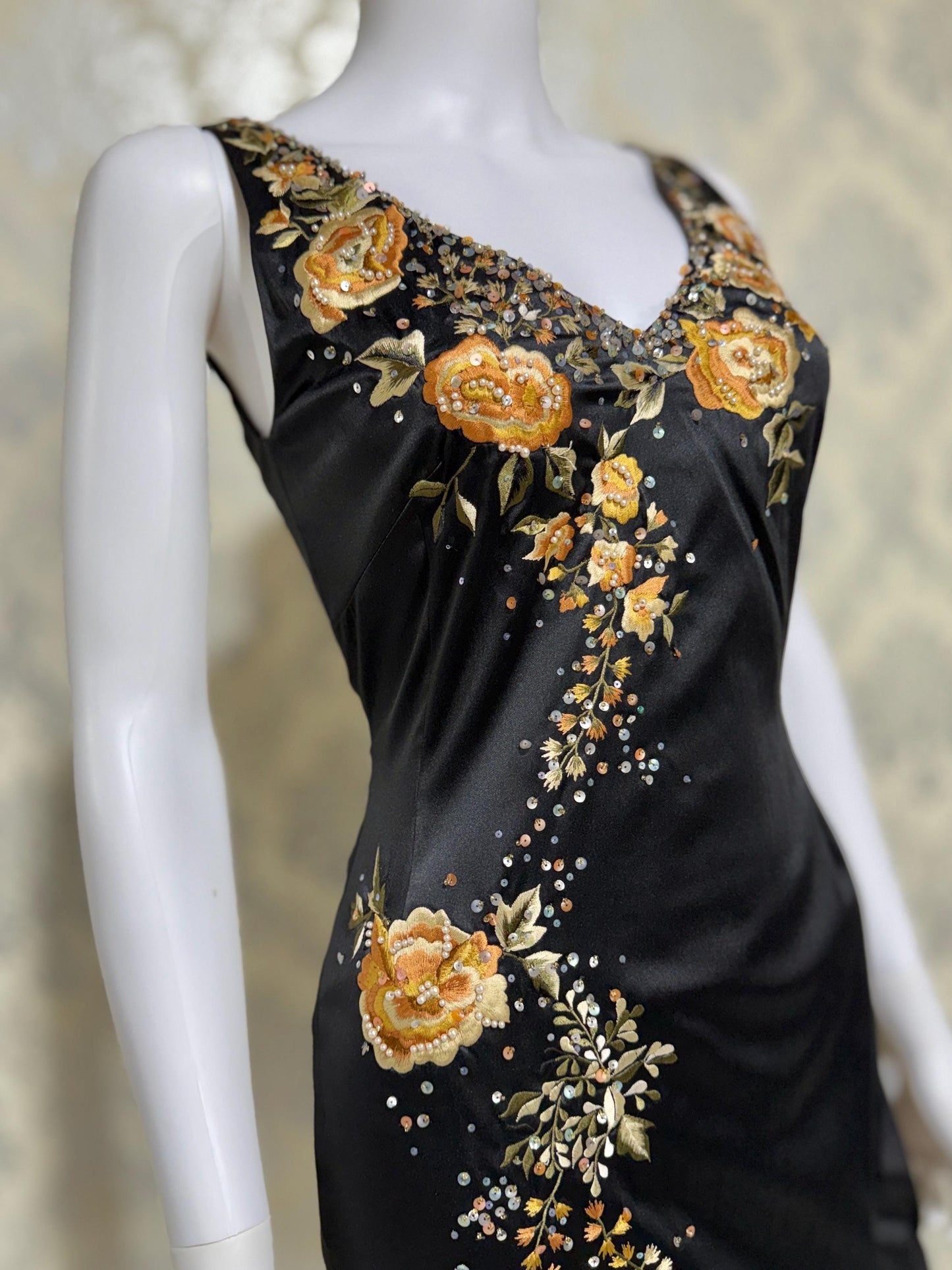 MANDALAY vintage evening cocktail dress, Y2K Embroiderd Black bodycon Midi dress