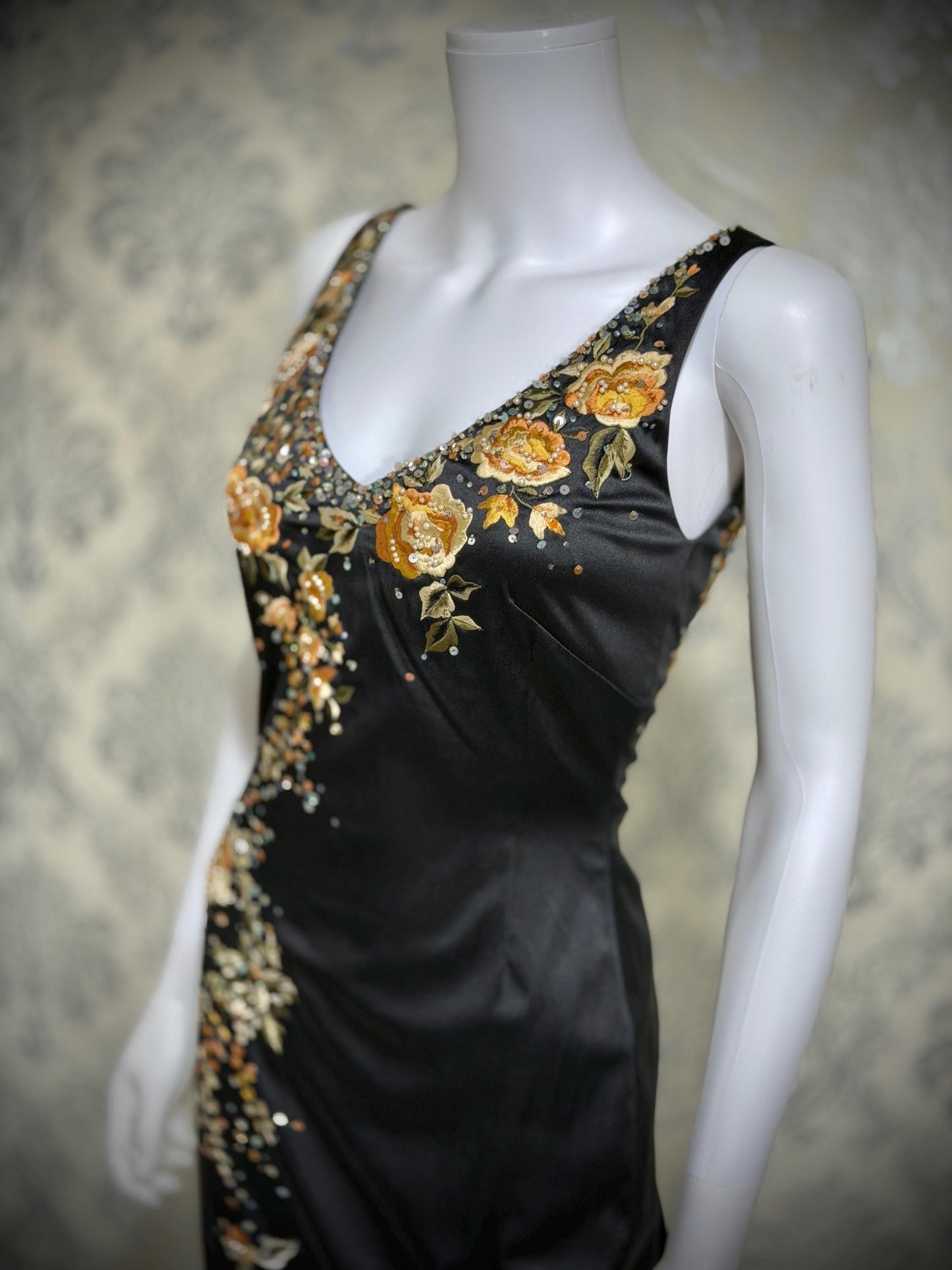 MANDALAY vintage evening cocktail dress, Y2K Embroiderd Black bodycon Midi dress