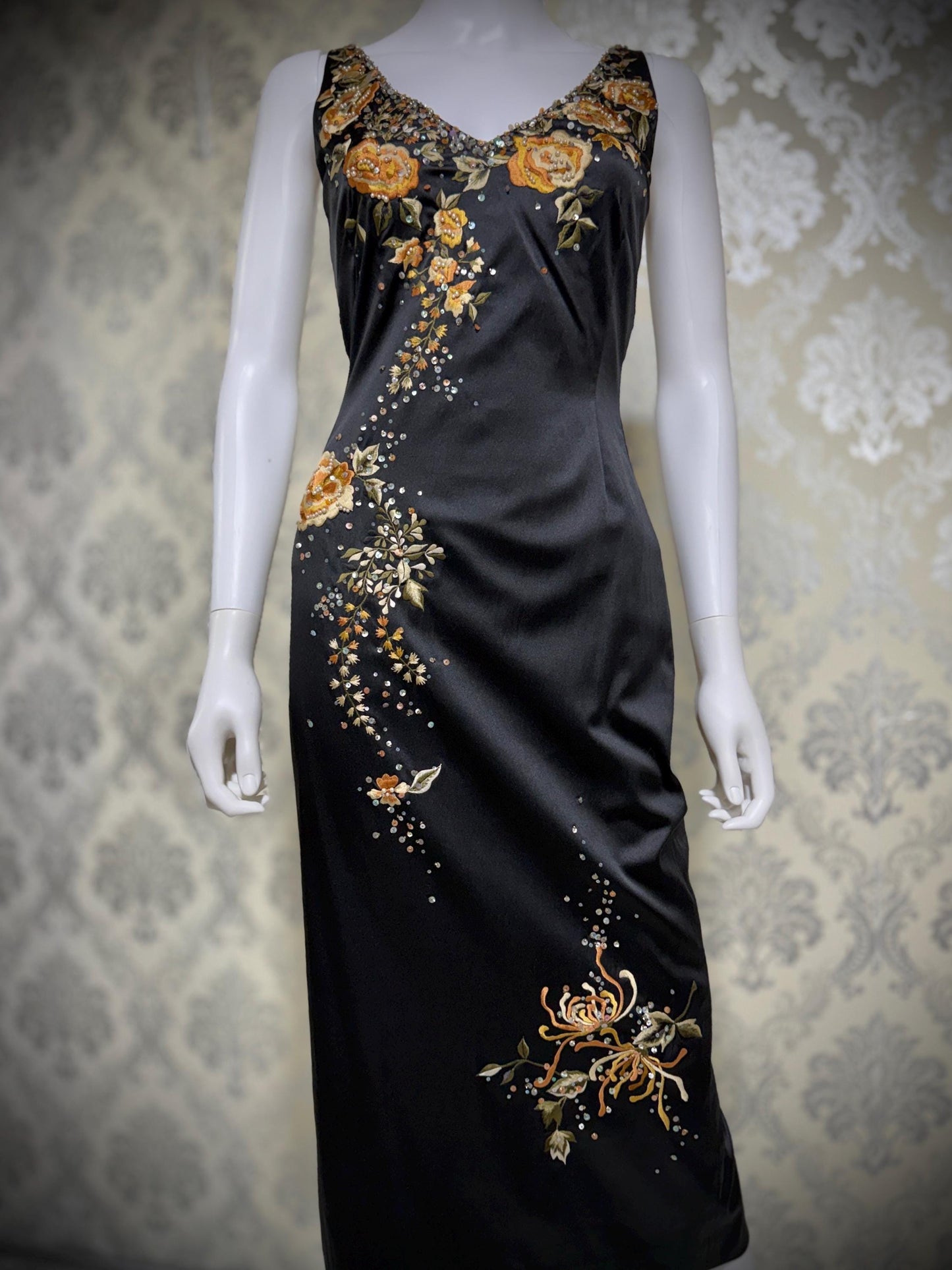 MANDALAY vintage evening cocktail dress, Y2K Embroiderd Black bodycon Midi dress