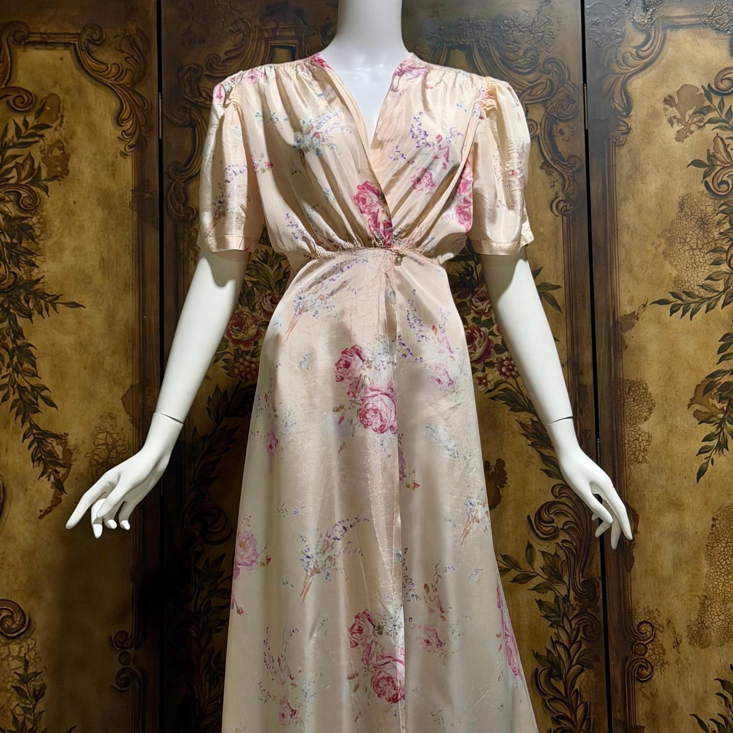 1930s vintage dressing gown robe, Peachy Pink Satin Rose print floral wrap hostess gown