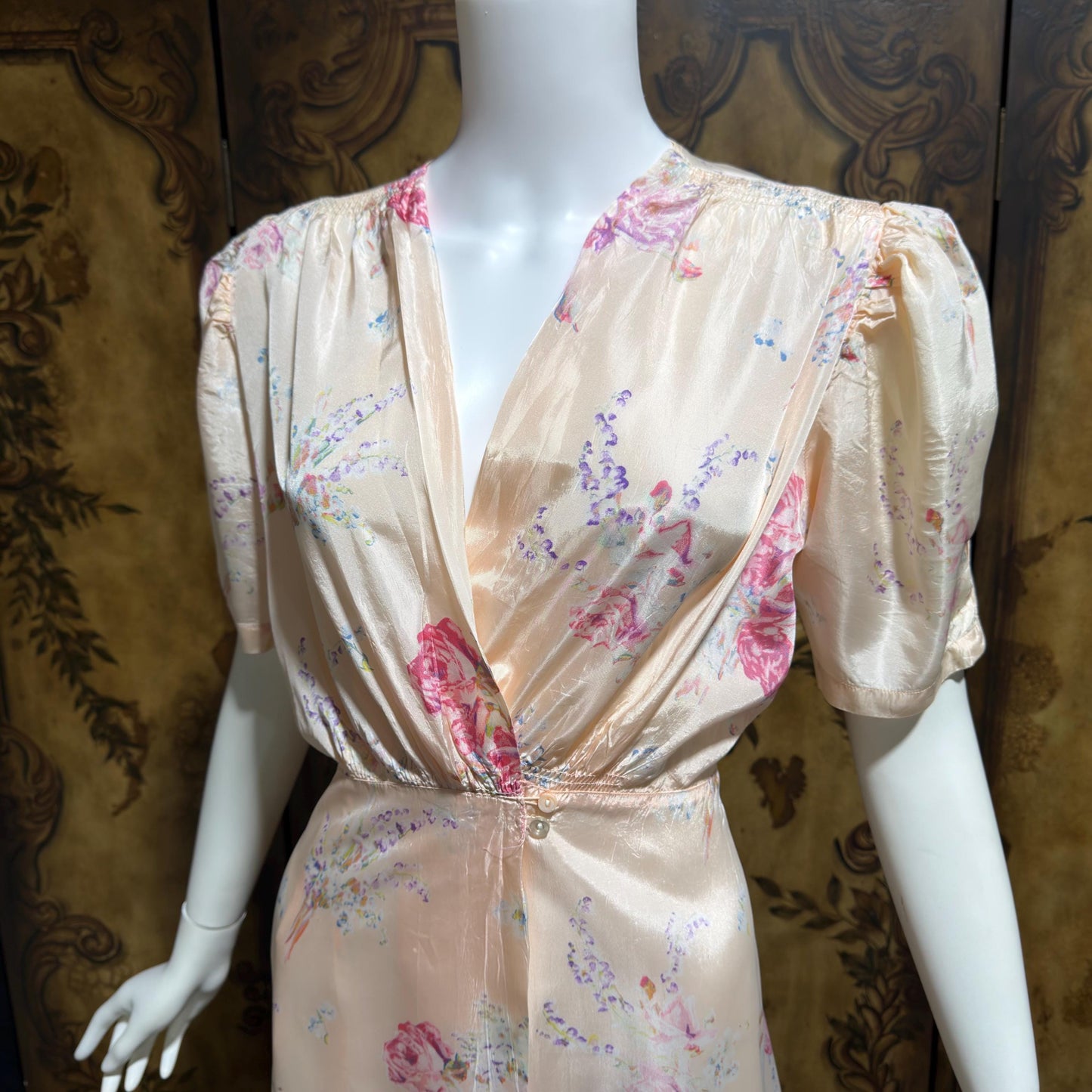 1930s vintage dressing gown robe, Peachy Pink Satin Rose print floral wrap hostess gown