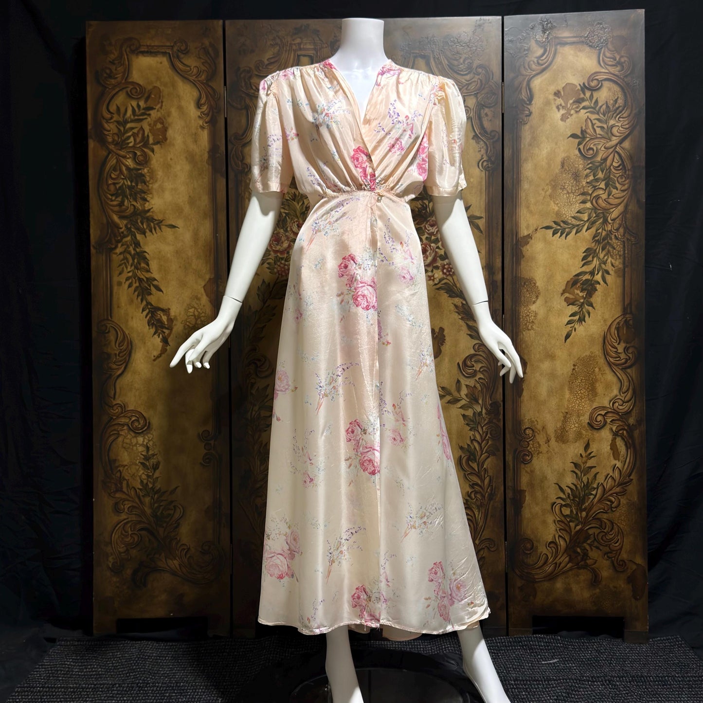 1930s vintage dressing gown robe, Peachy Pink Satin Rose print floral wrap hostess gown