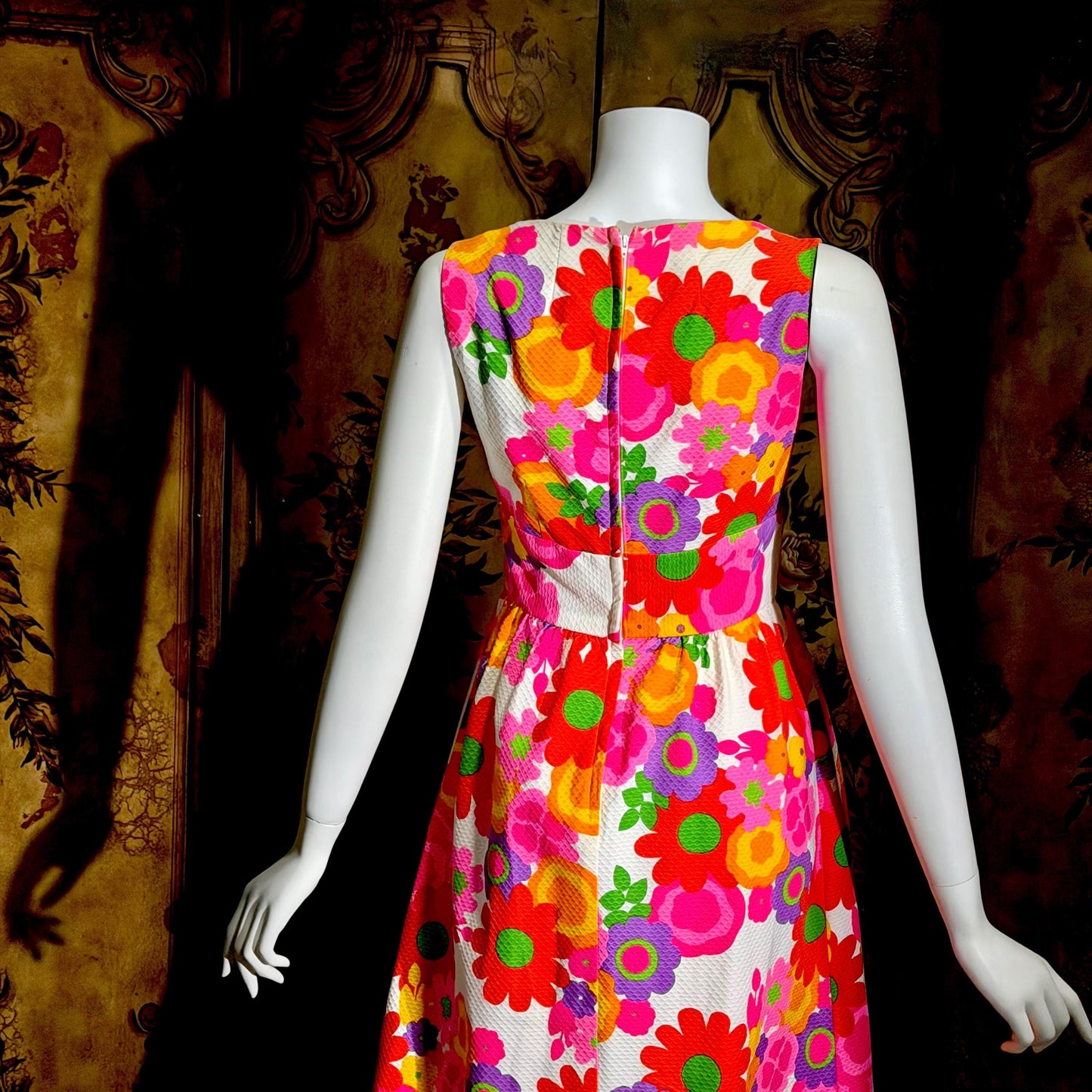 MALIA Vintage 1960s maxi dress, Hawaiian waffled cotton floral summer sundress