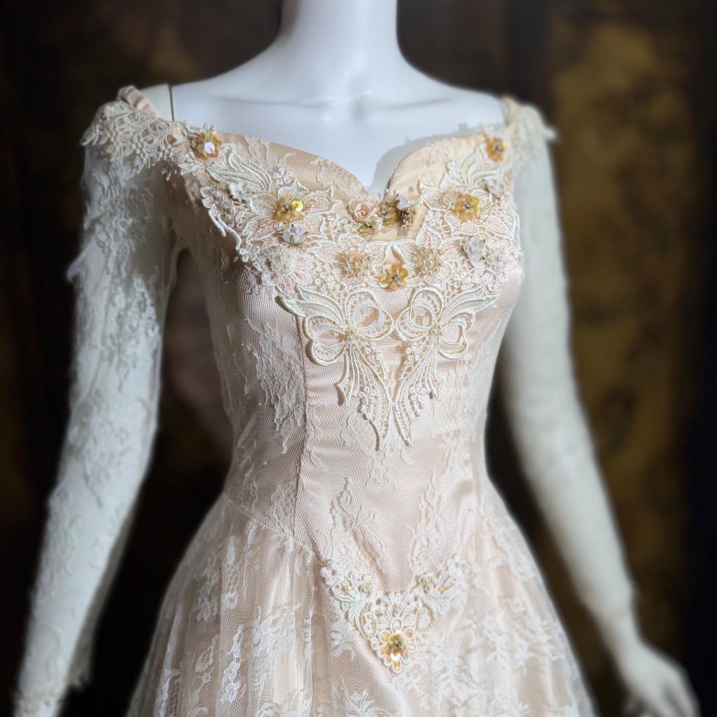 COUNTRY ELEGANCE vintage 1970s wedding dress gown,  Susan Lane Boho white lace long sleeve dress