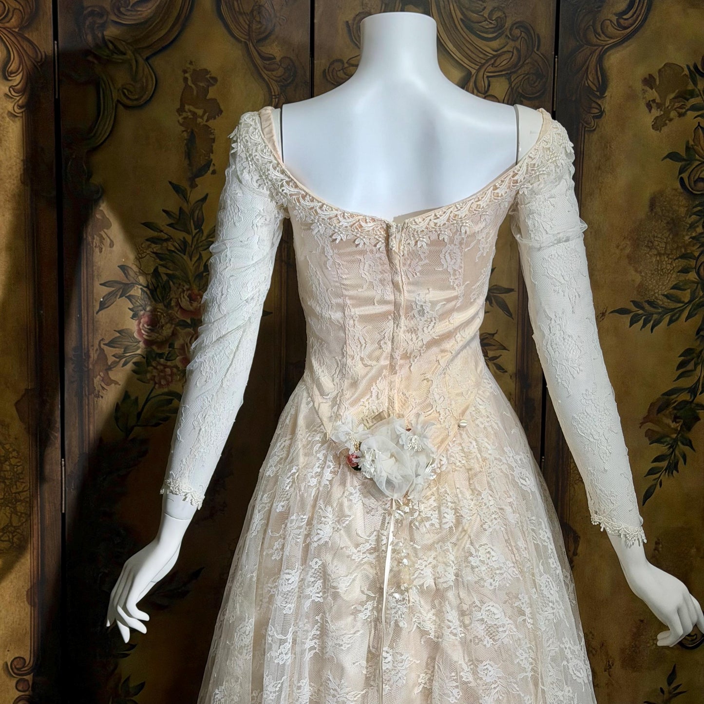 COUNTRY ELEGANCE vintage 1970s wedding dress gown,  Susan Lane Boho white lace long sleeve dress