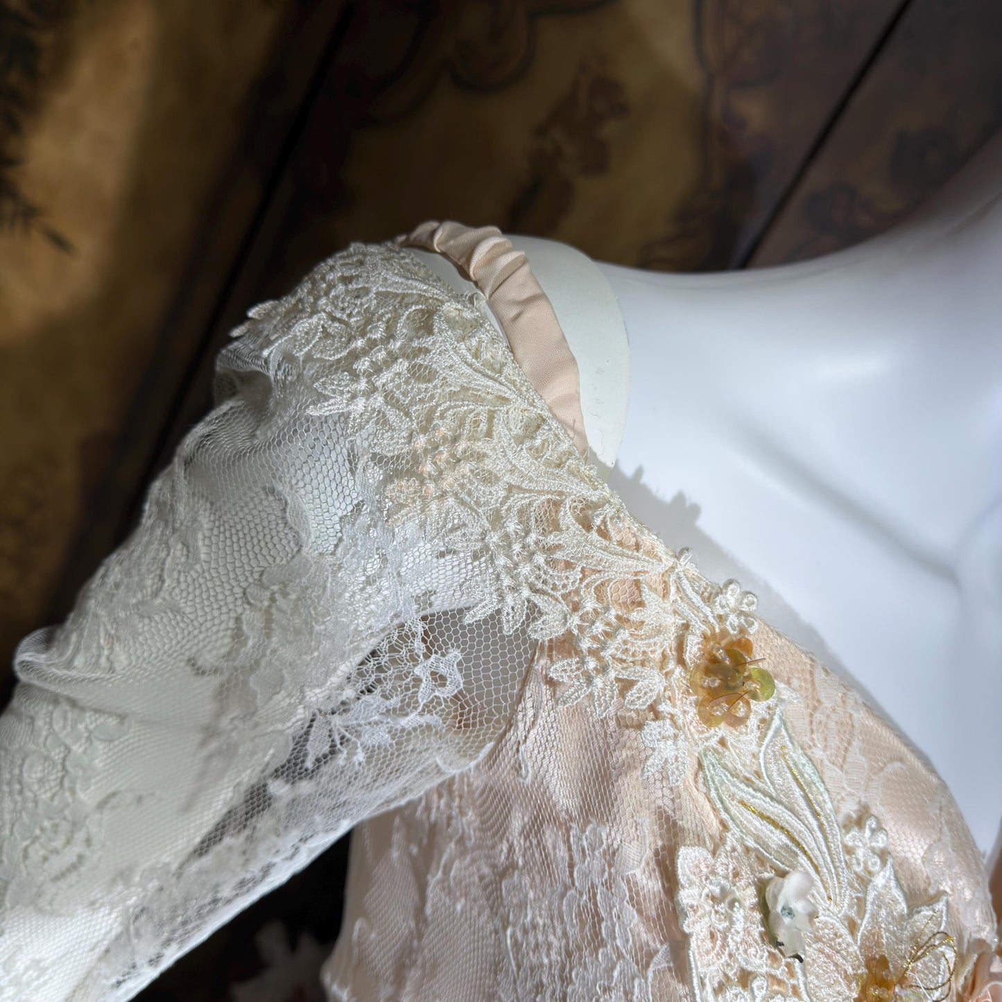 COUNTRY ELEGANCE vintage 1970s wedding dress gown,  Susan Lane Boho white lace long sleeve dress