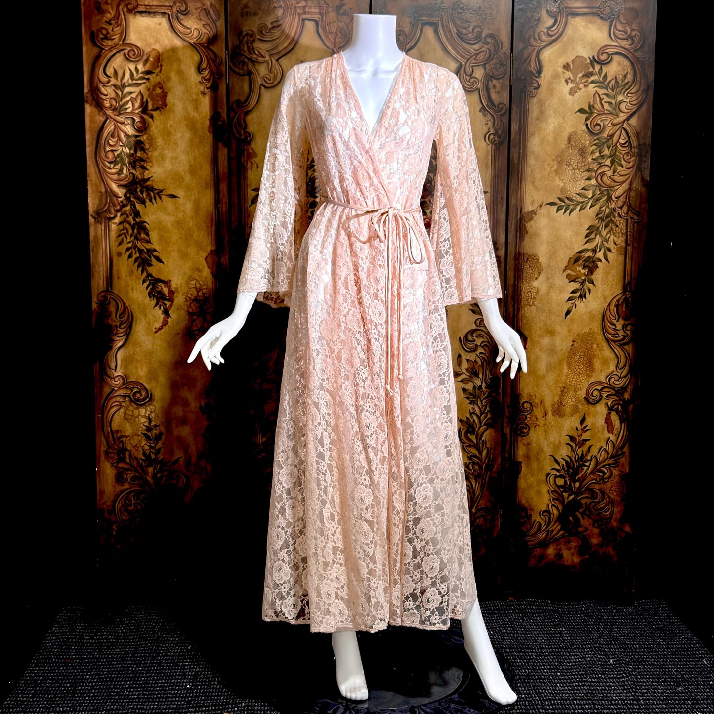 GLYDONS Vintage dressing gown robe, 1960s angel sleeve pink lace duster