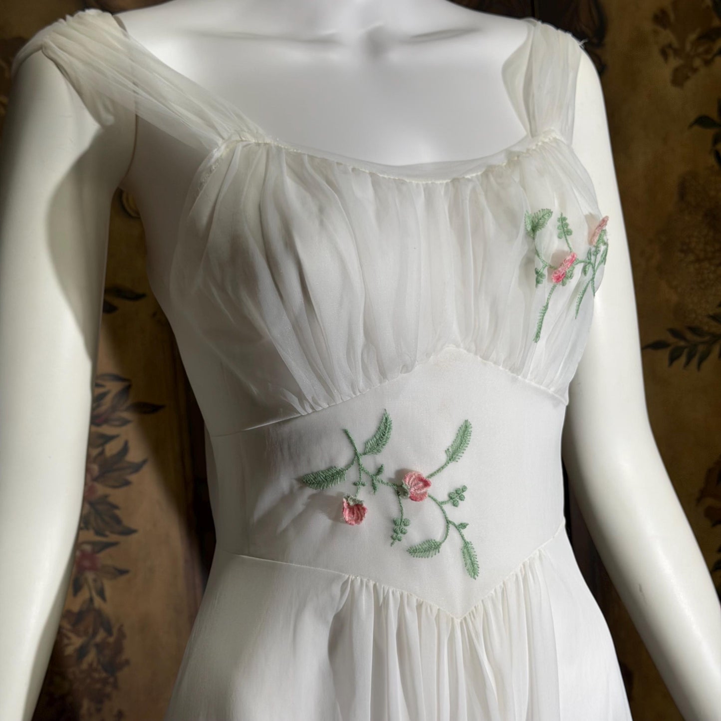 VANITY FAIR vintage 1950s peignoir slip dress set, frothy white nylon bridal nightgown robe set
