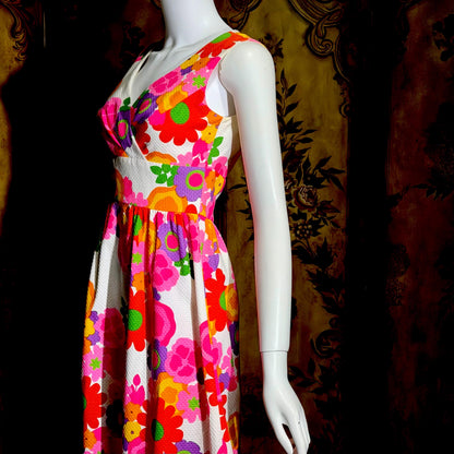 MALIA Vintage 1960s maxi dress, Hawaiian waffled cotton floral summer sundress