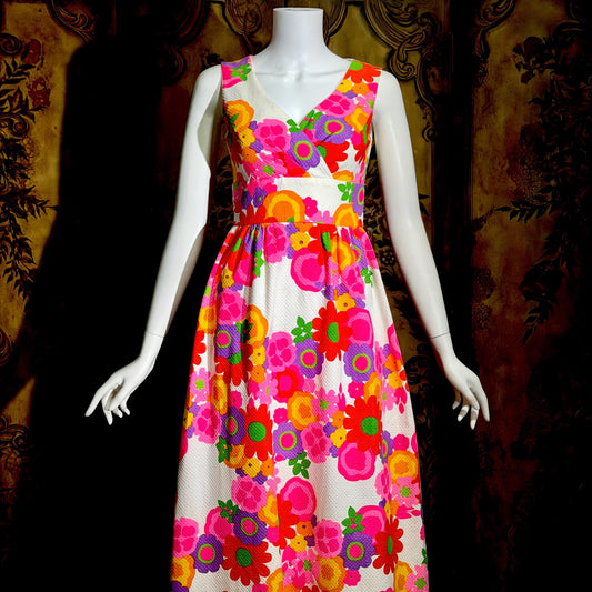 MALIA Vintage 1960s maxi dress, Hawaiian waffled cotton floral summer sundress