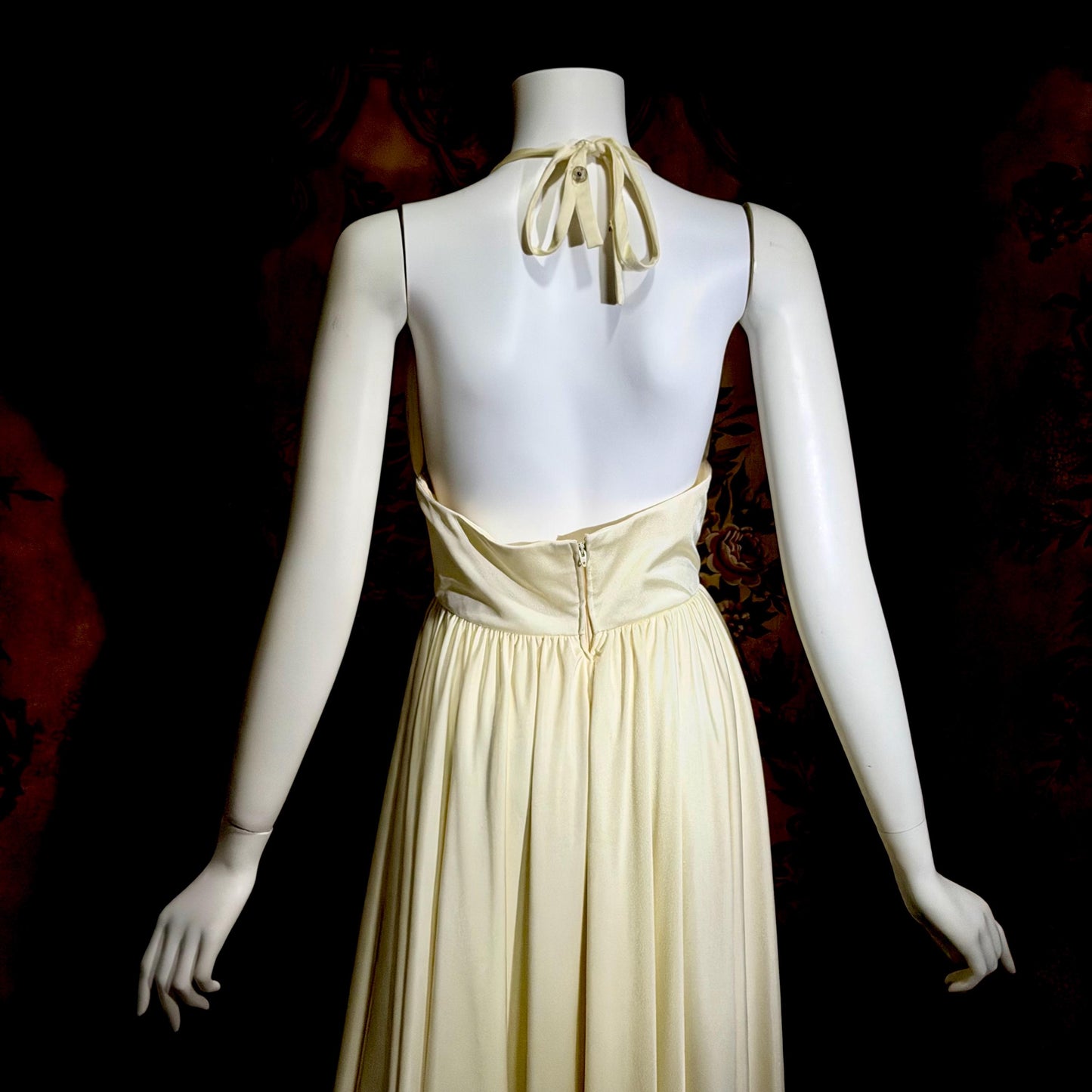 ESTEVEZ vintage 1970s cocktail dress, Eva Gabor Look White Marilyn Monroe style halter dress