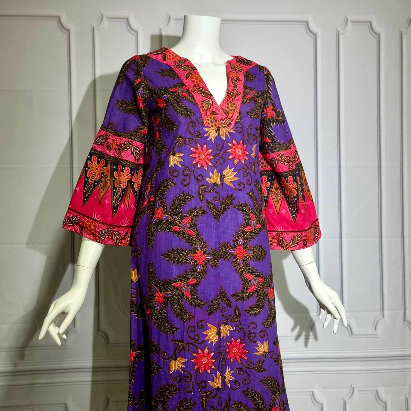 DESIGNS MALAYSIA Vintage 1960s Caftan Kaftan Dress, Purple Cotton Floral Maxi Dress