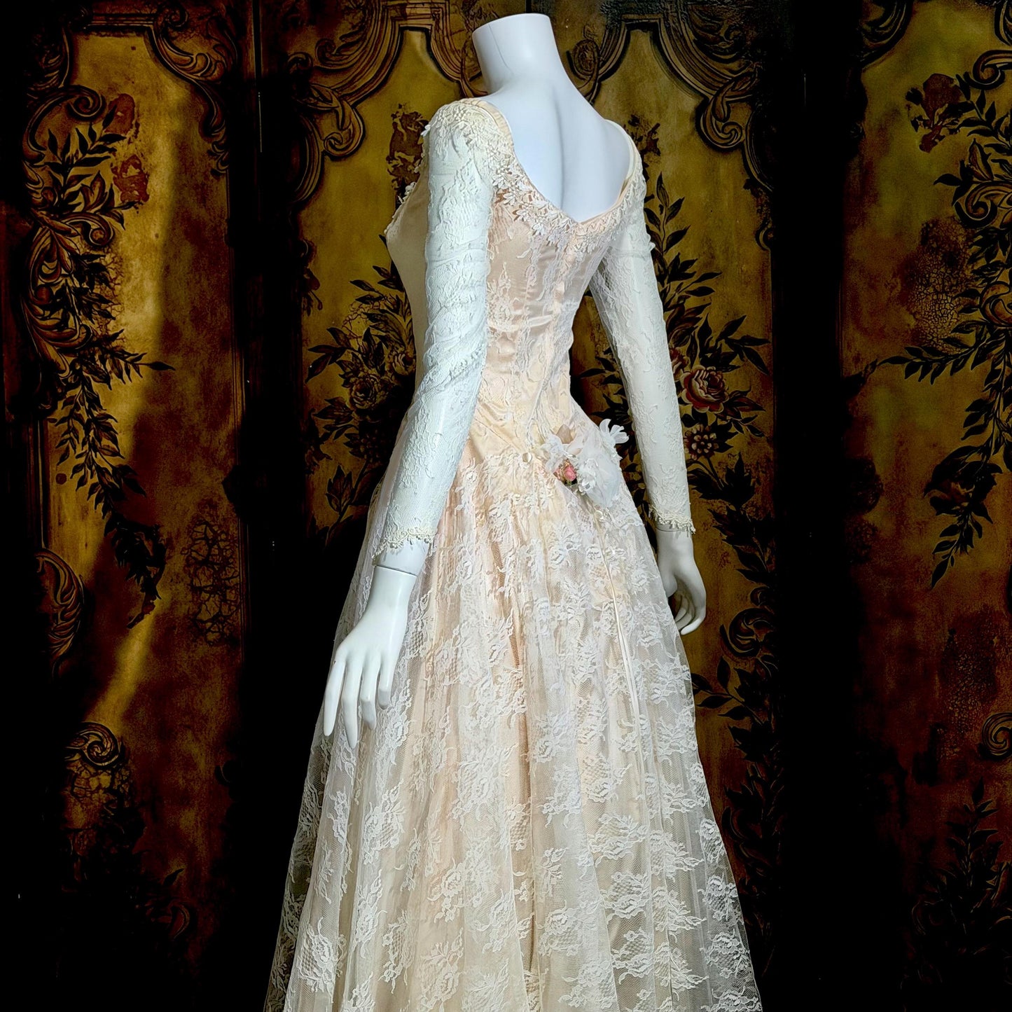 COUNTRY ELEGANCE vintage 1970s wedding dress gown,  Susan Lane Boho white lace long sleeve dress