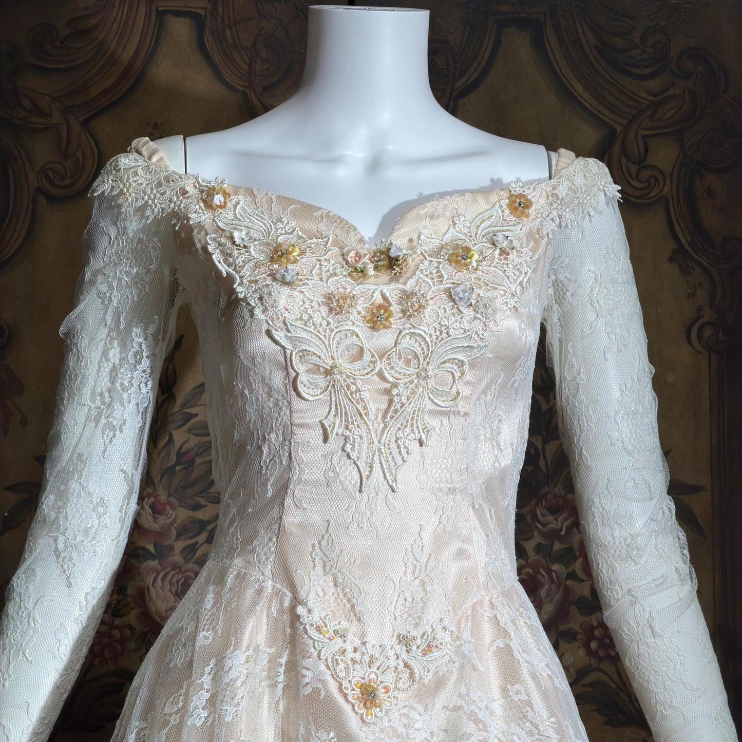 COUNTRY ELEGANCE vintage 1970s wedding dress gown,  Susan Lane Boho white lace long sleeve dress