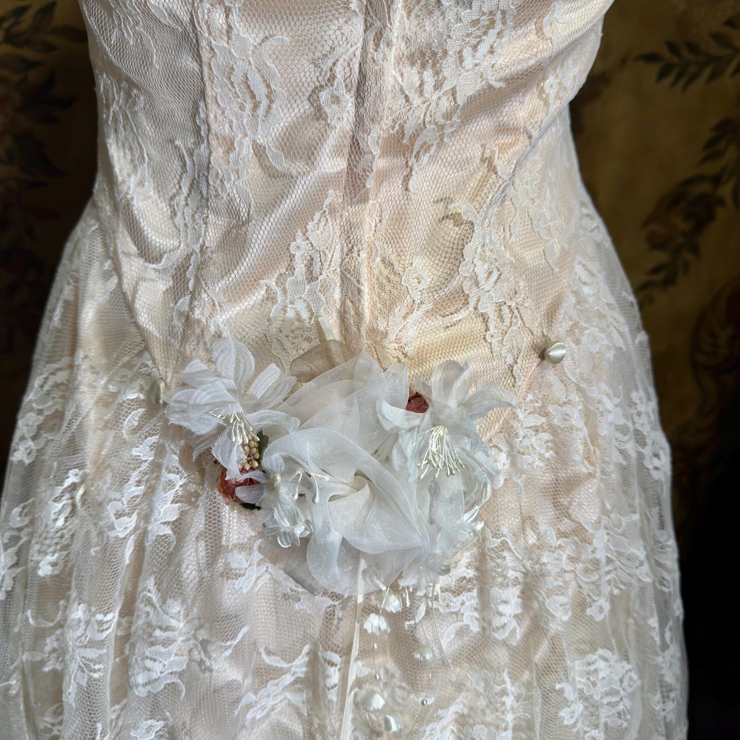COUNTRY ELEGANCE vintage 1970s wedding dress gown,  Susan Lane Boho white lace long sleeve dress