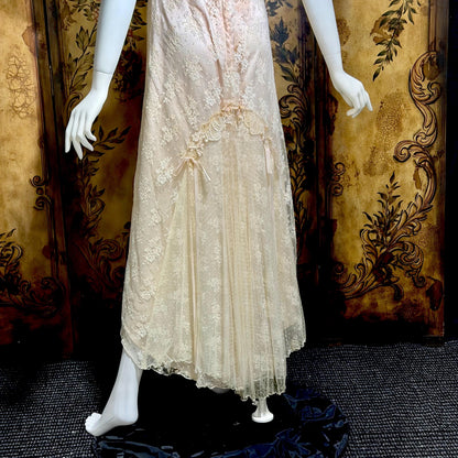 COUNTRY ELEGANCE vintage 1970s wedding dress gown, Susan Lane Romantic Boho Pink french lace dress