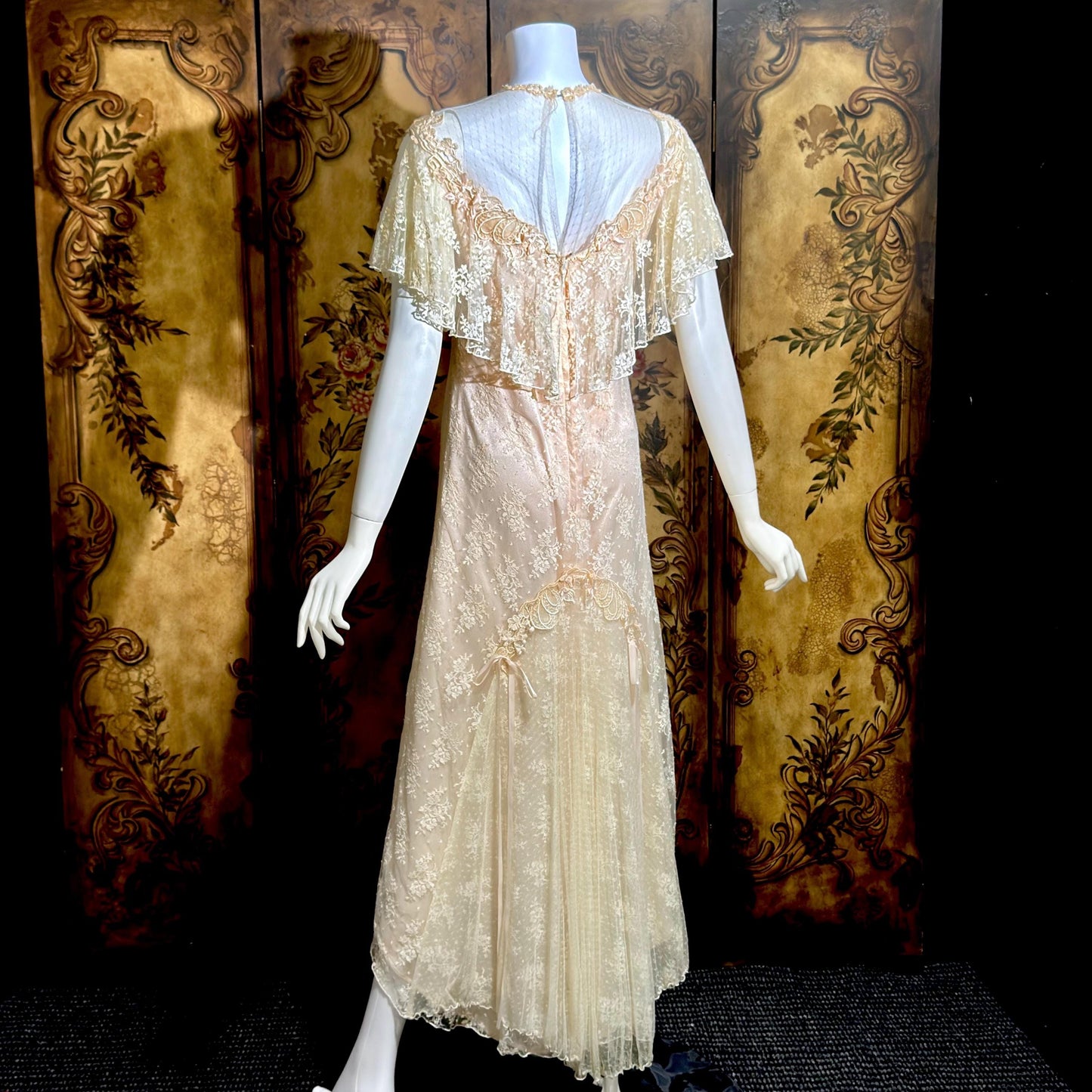 COUNTRY ELEGANCE vintage 1970s wedding dress gown, Susan Lane Romantic Boho Pink french lace dress