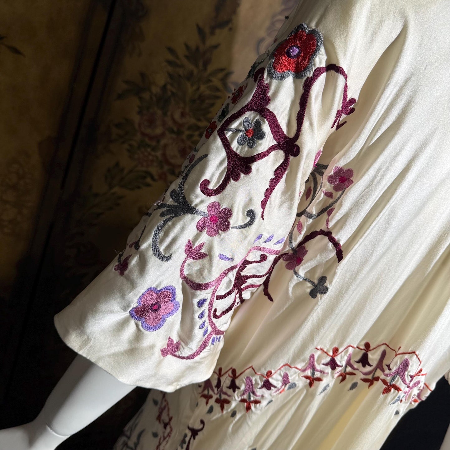 JOSIE NATORI COUTURE vintage Y2K Silk Caftan Dress, white silk embroidered shift dress