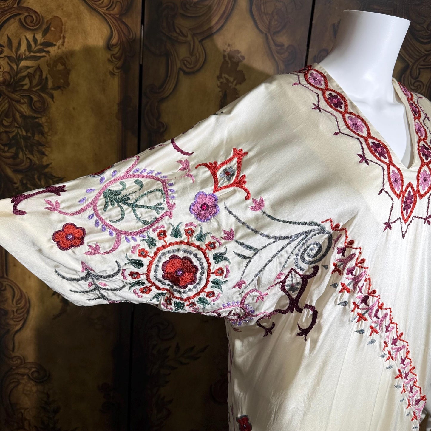 JOSIE NATORI COUTURE vintage Y2K Silk Caftan Dress, white silk embroidered shift dress