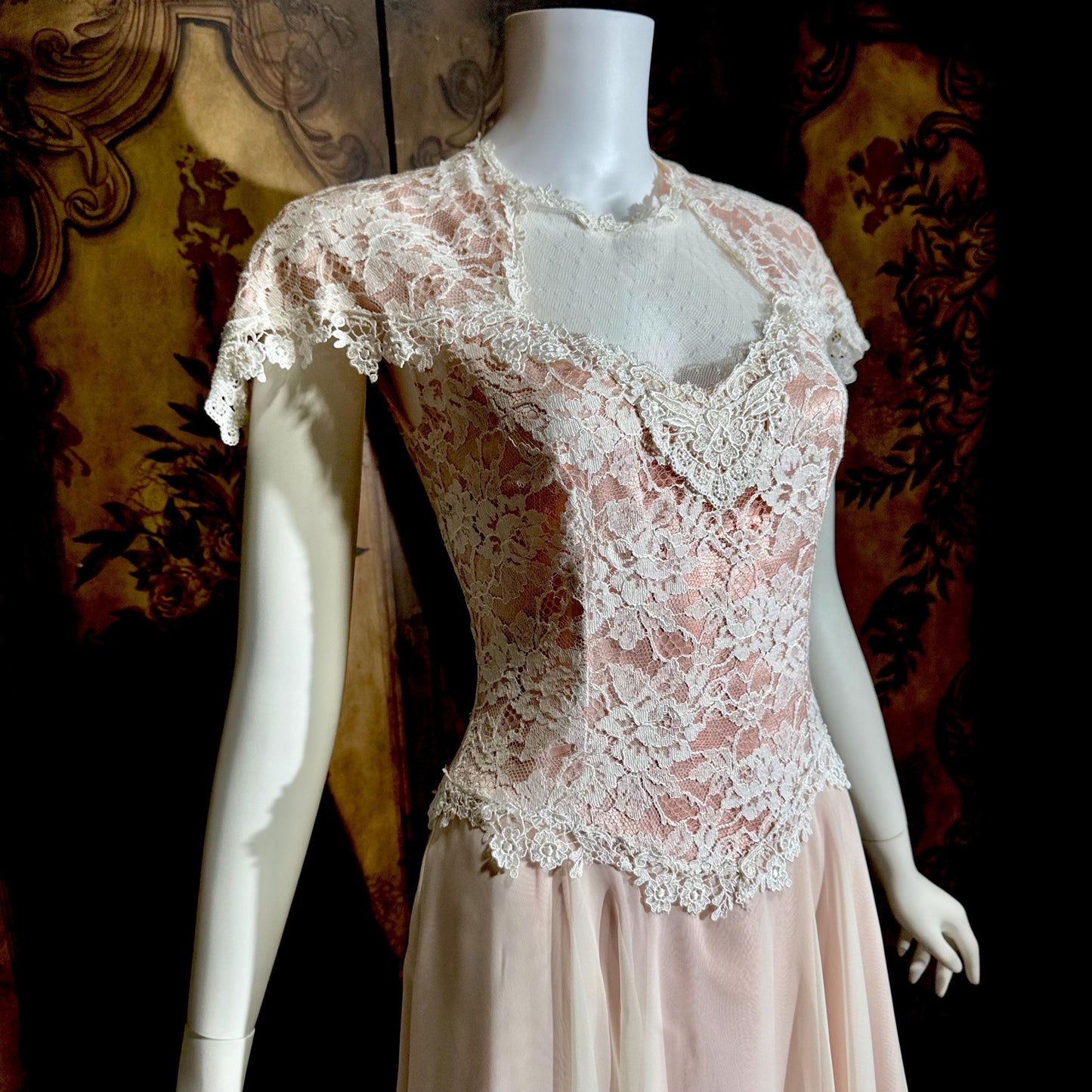 COUNTRY ELEGANCE vintage 1980s evening dress, Susan Lane Romantic Pink lace dress