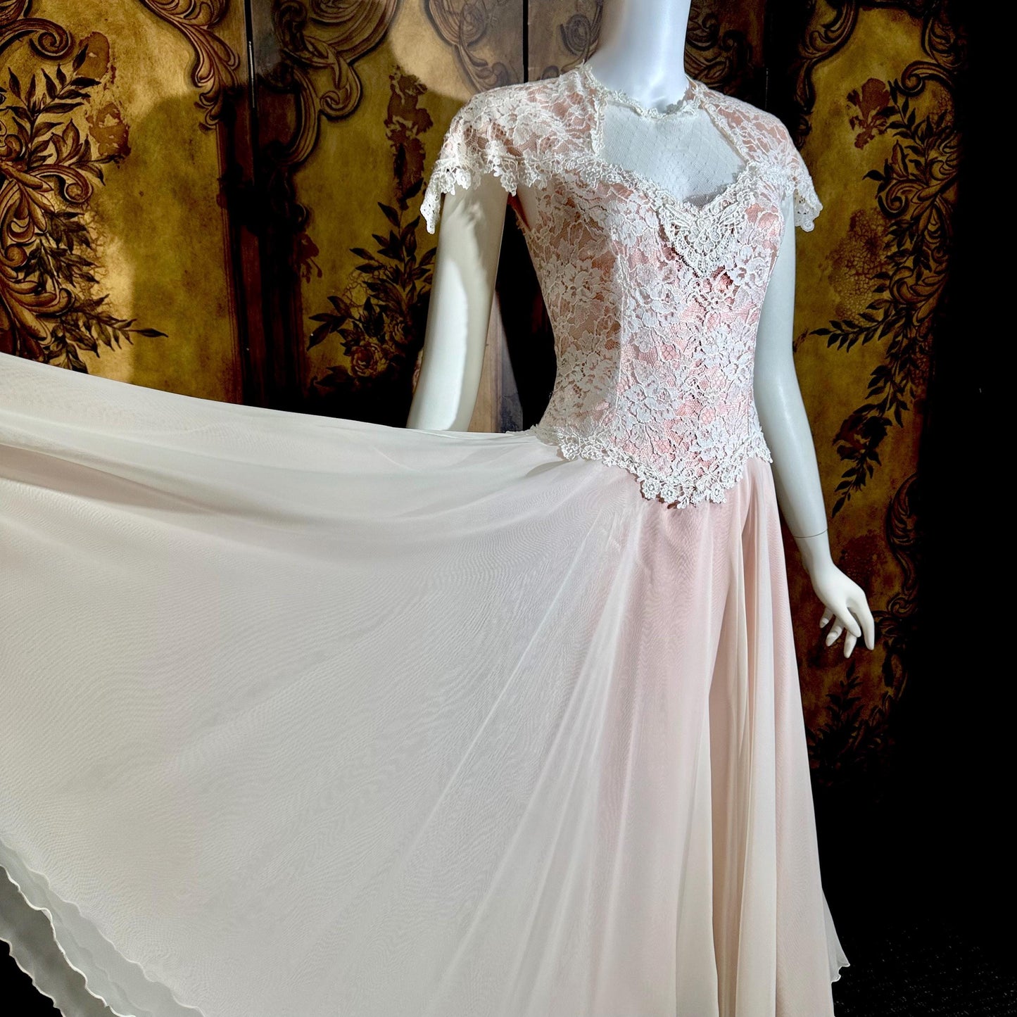 COUNTRY ELEGANCE vintage 1980s evening dress, Susan Lane Romantic Pink lace dress