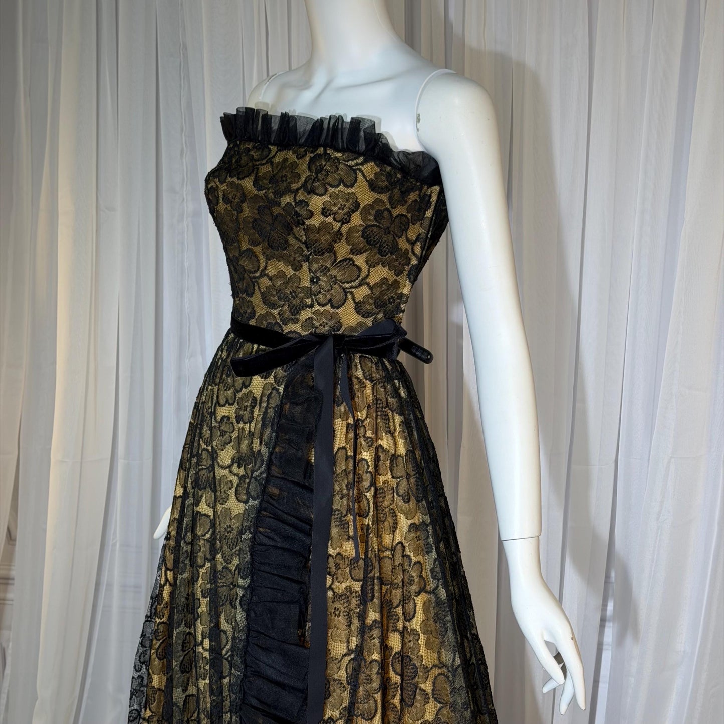 1940s vintage evening dress gown, strapless black lace full skirt ruffle gown