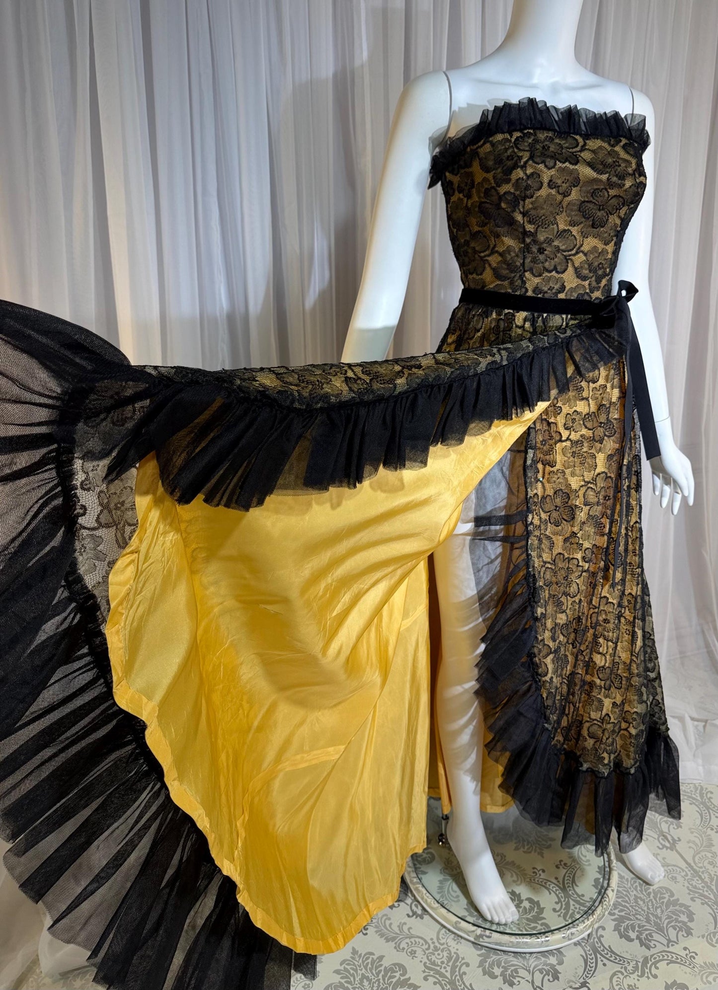 1940s vintage evening dress gown, strapless black lace full skirt ruffle gown