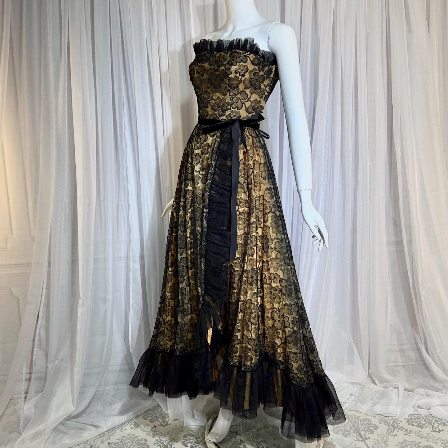 1940s vintage evening dress gown, strapless black lace full skirt ruffle gown