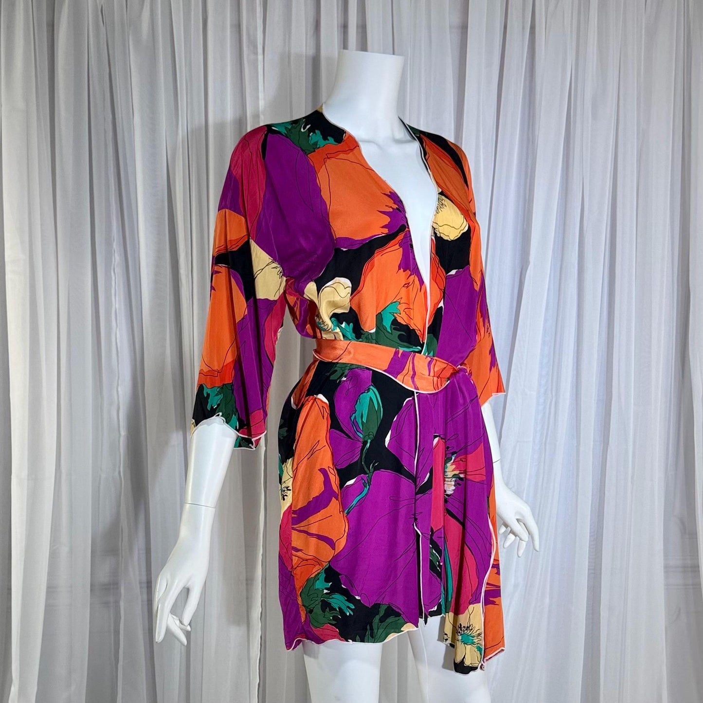 HOLLY HARP Vintage 1970s Robe Kimono, short floral silk duster cover up