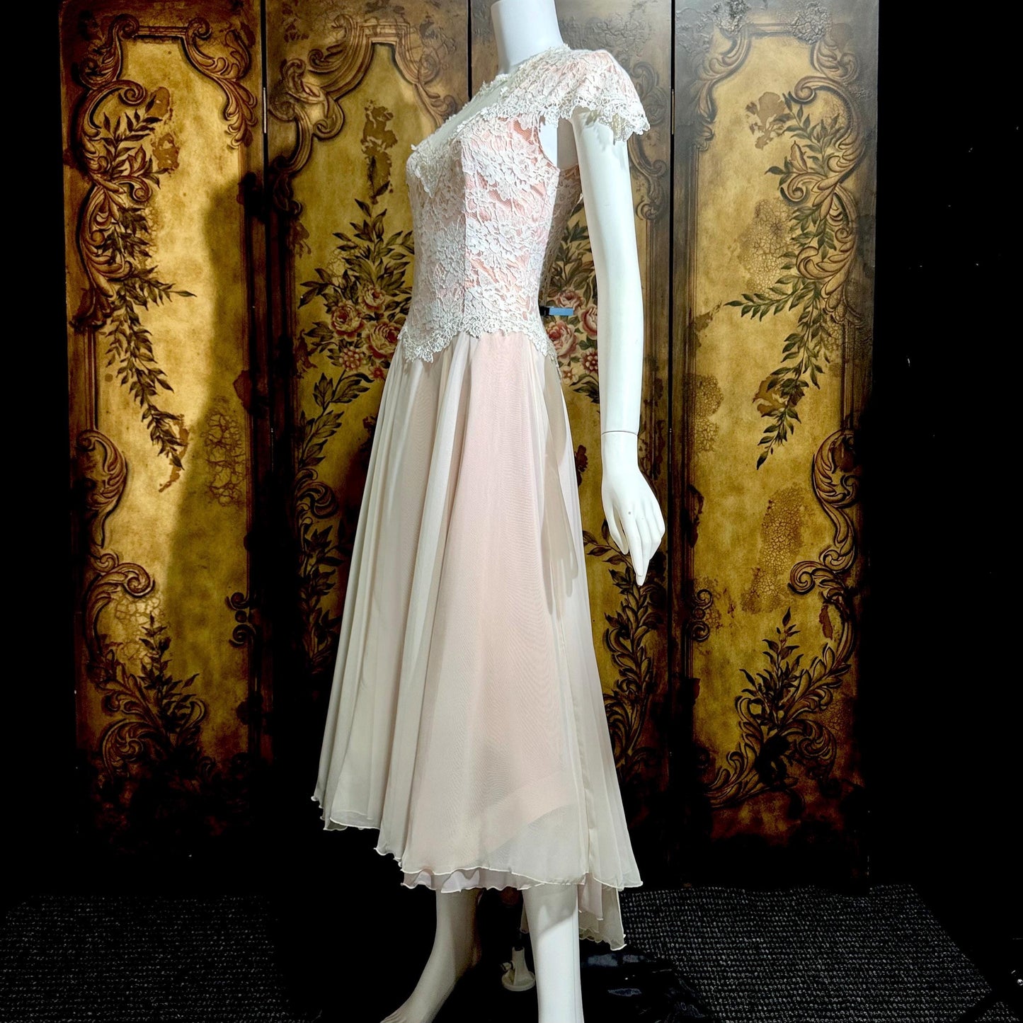 COUNTRY ELEGANCE vintage 1980s evening dress, Susan Lane Romantic Pink lace dress