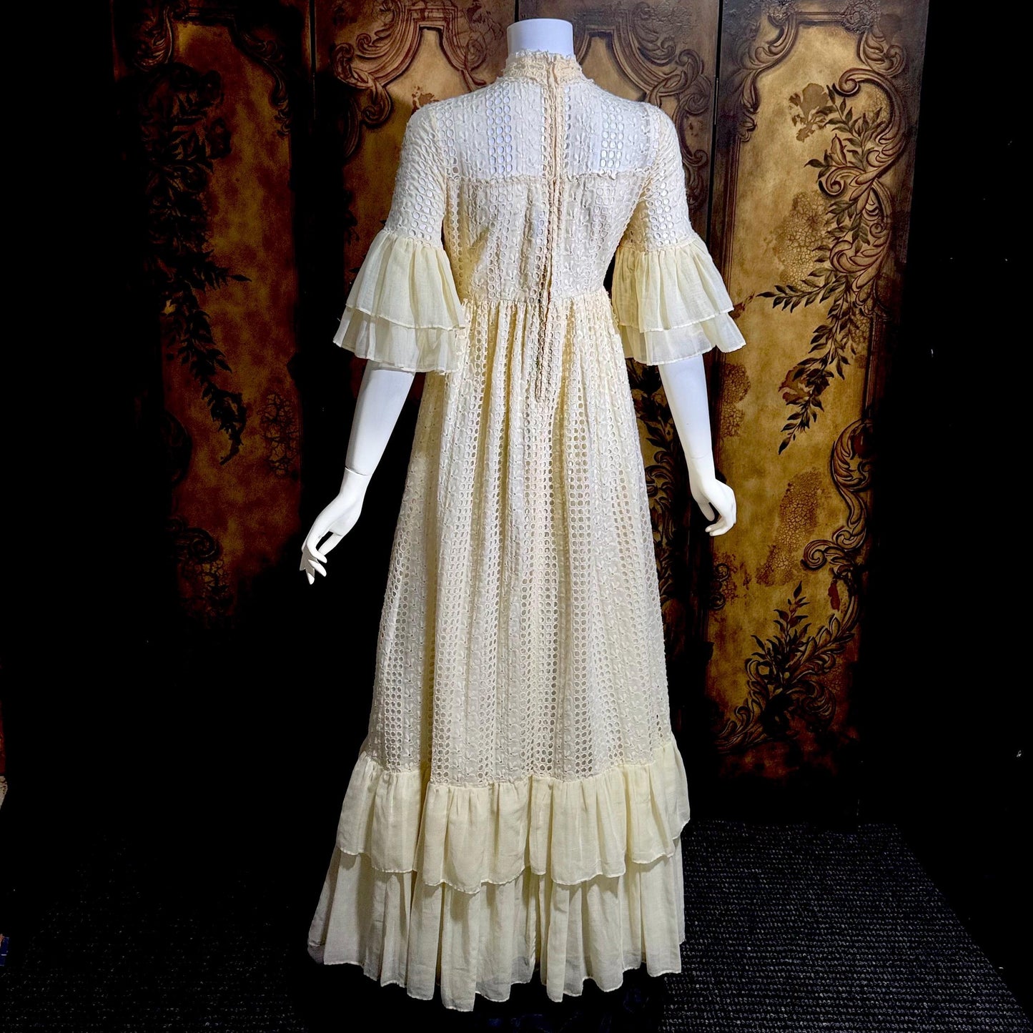 COURIERS vintage 1970s wedding prairie dress, white cotton eyelet flutter sleeve Boho maxi dress