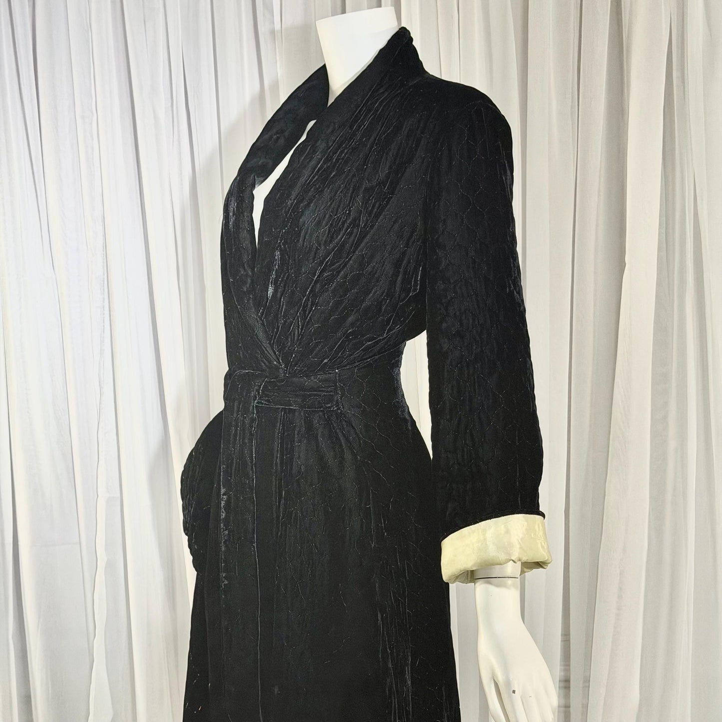 1940s Vintage Dressing Gown Robe, Black quilted velvet full length Housecoat