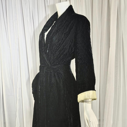 1940s Vintage Dressing Gown Robe, Black quilted velvet full length Housecoat