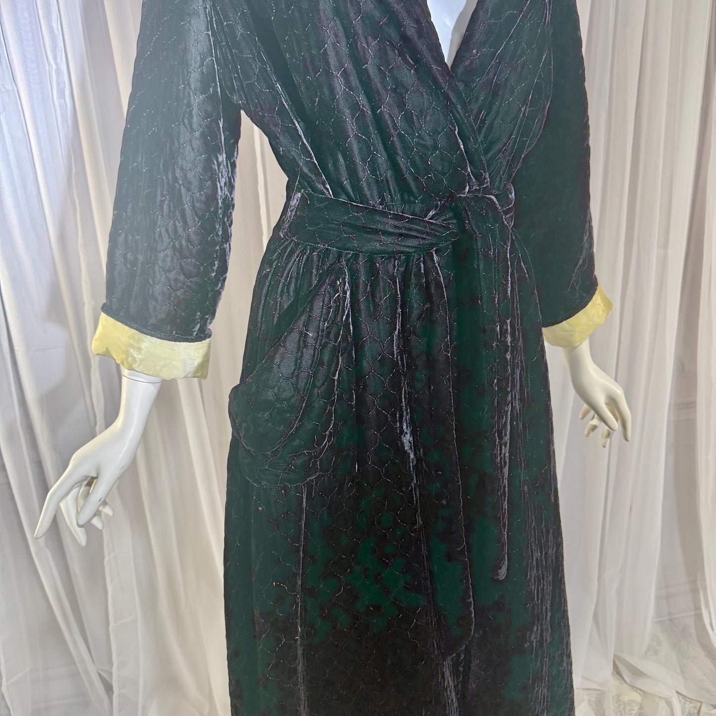 1940s Vintage Dressing Gown Robe, Black quilted velvet full length Housecoat