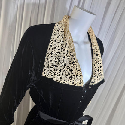 1940s Vintage Dressing Gown Robe, Black velvet maxi length hostess gown