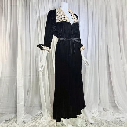 1940s Vintage Dressing Gown Robe, Black velvet maxi length hostess gown