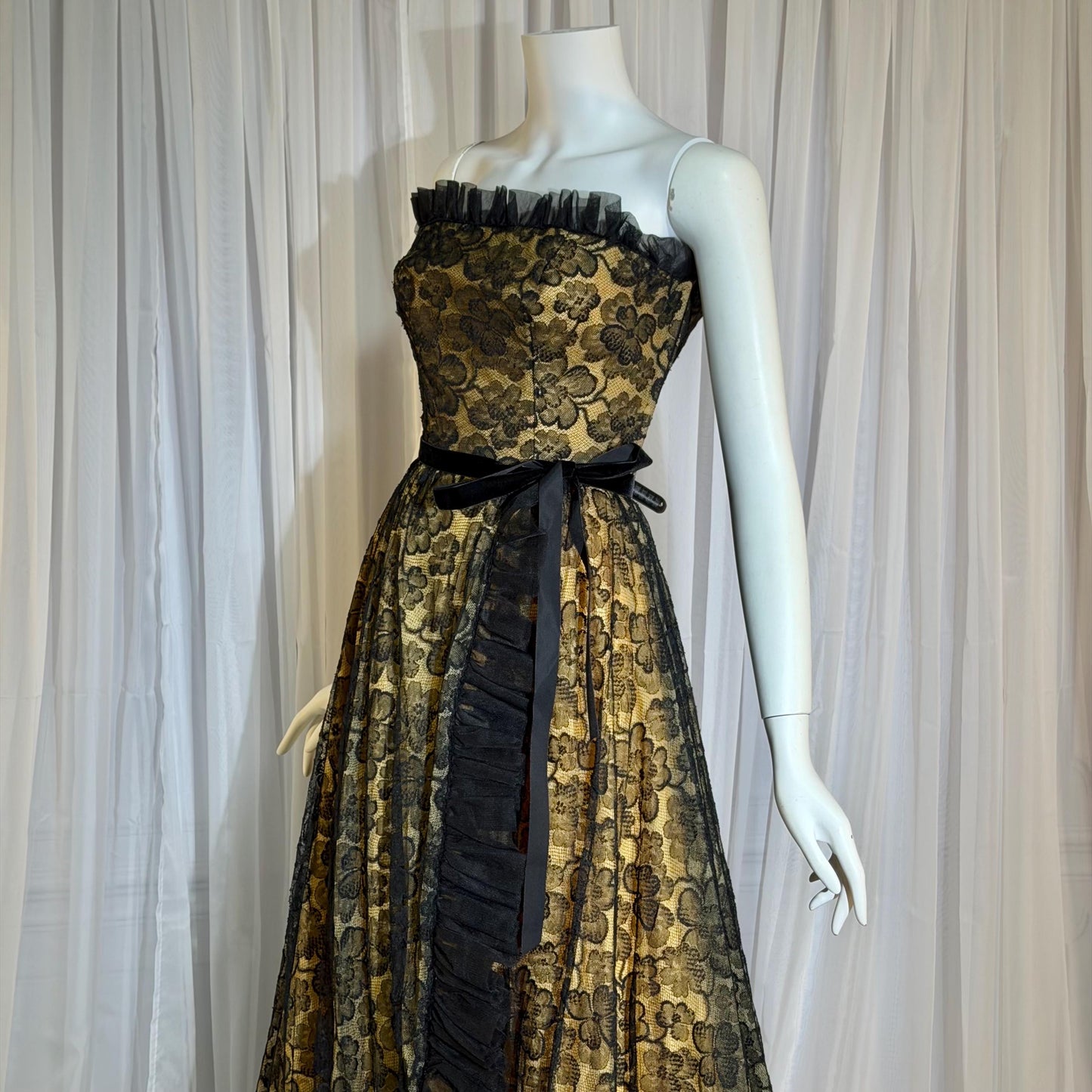 1940s vintage evening dress gown, strapless black lace full skirt ruffle gown