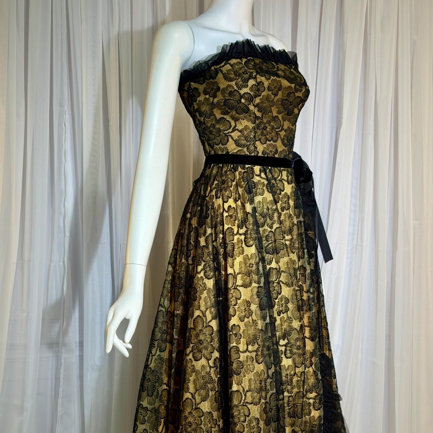 1940s vintage evening dress gown, strapless black lace full skirt ruffle gown