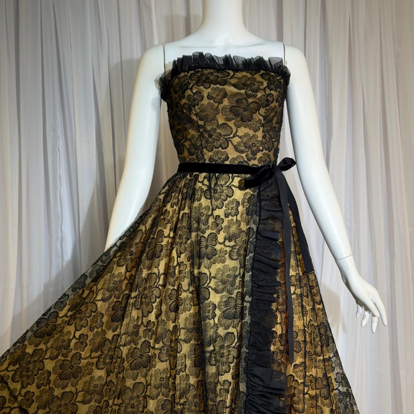 1940s vintage evening dress gown, strapless black lace full skirt ruffle gown