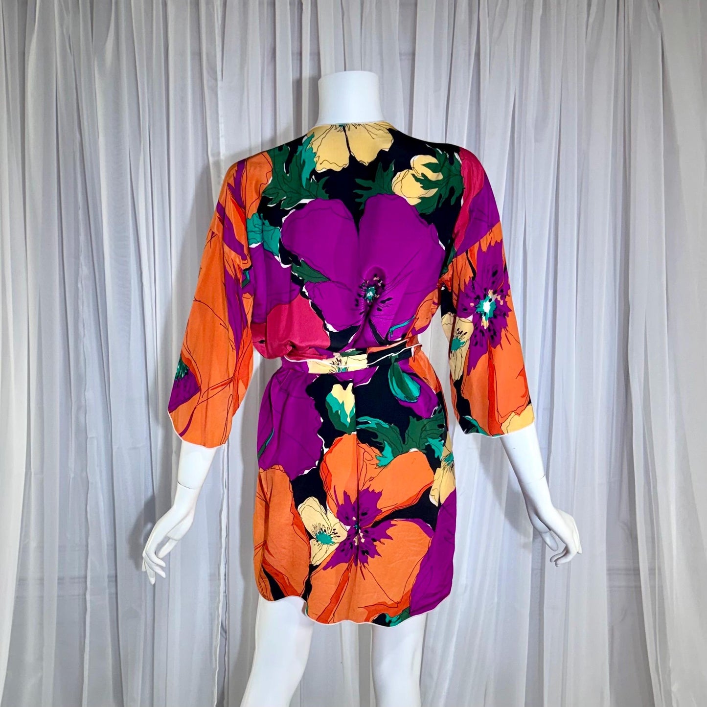 HOLLY HARP Vintage 1970s Robe Kimono, short floral silk duster cover up