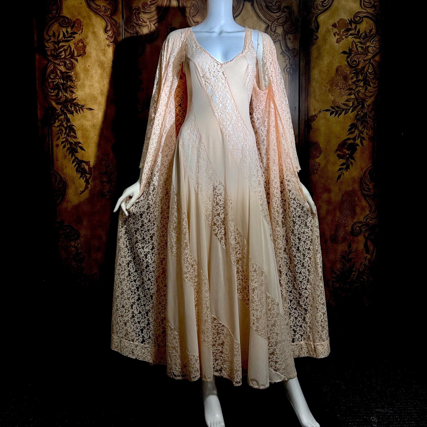 OLGA vintage nightgown Peignoir set, 1970s Peach Blush Lace slip dress robe set