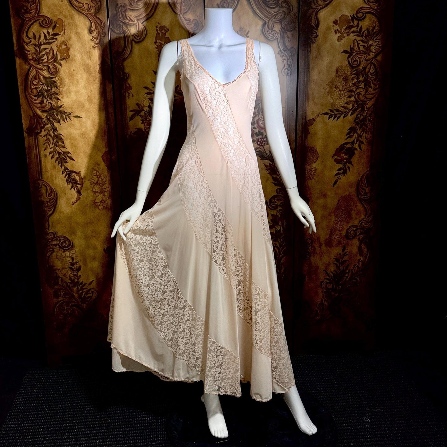 OLGA vintage nightgown Peignoir set, 1970s Peach Blush Lace slip dress robe set